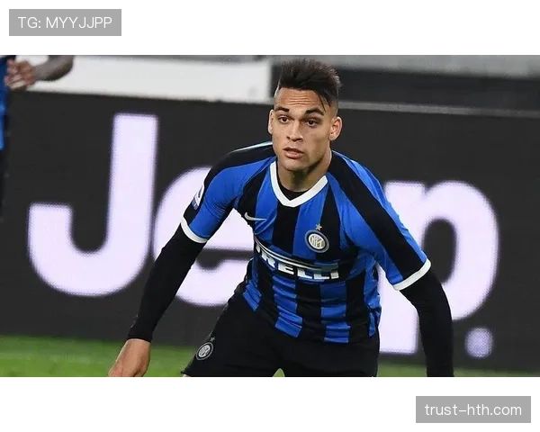 劳塔罗与世界顶级中锋综合实力对比，数据表现凸显领军潜力