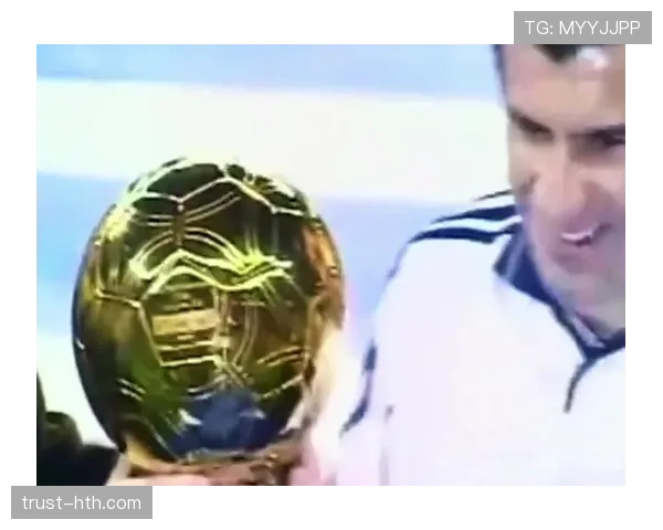 梅西与齐达内的组织核心差异与中场掌控力对比分析